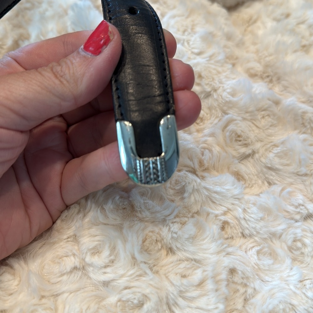 Textured Black Leather Belt Shabby Silver Buckle Tapers Toward Belt Holes 36 - Picture 3 of 10